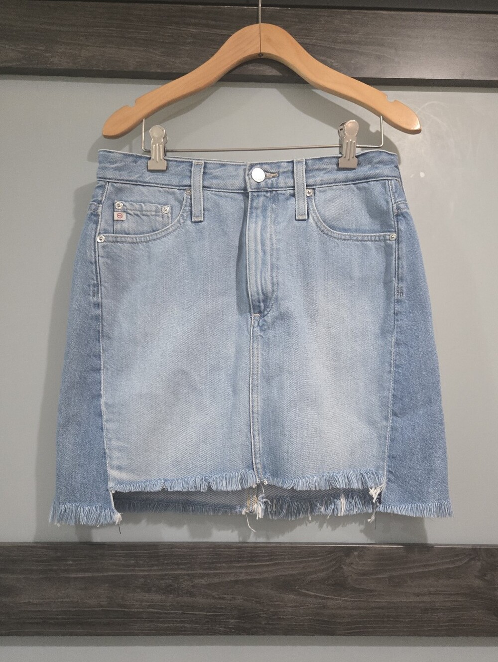 AG Adriano Goldschmied The Vera Denim Jean Mini Skirt raw hem size 27R